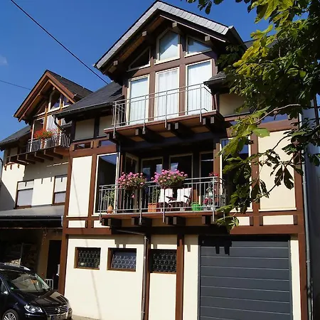 ファームステイ Wein- & Joerg Weirich ベルンカステル・クース